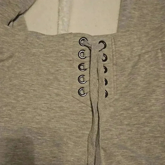 90 Degree - Picture 2 of 5